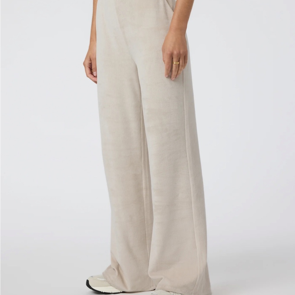 Vuori Haven Wide Leg Pant